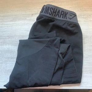 Black gym shark leggings